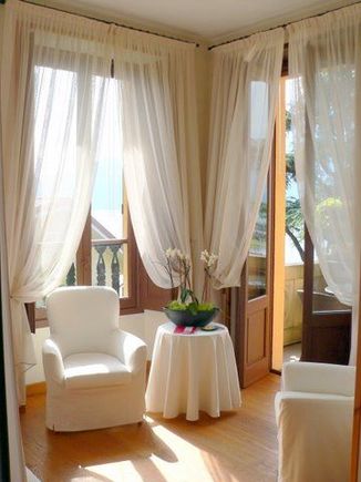HVS - room and terrace