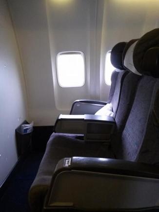 CDG-OTP 737-300