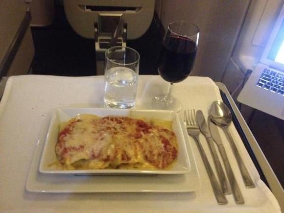 Dinner on SFO - LHR route in Club World. Pasta. 7/14