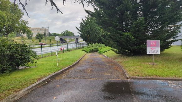 You could pay to use the underground car park.......