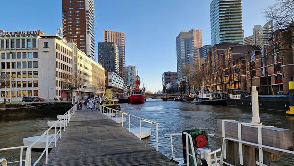 The red Vessel 11 has an English pub/restaurant.