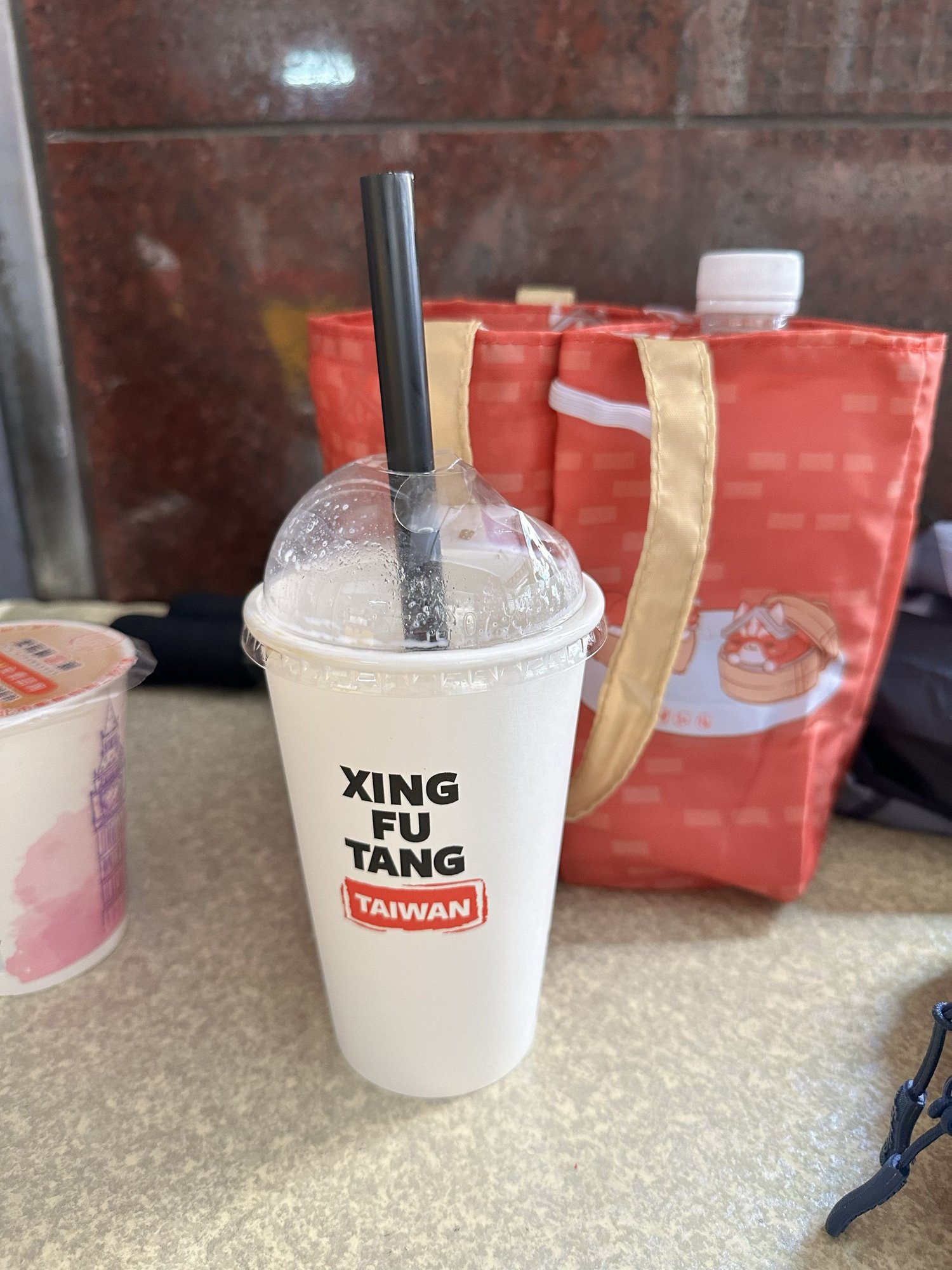 Drink holder in back of photo with two drink configuration