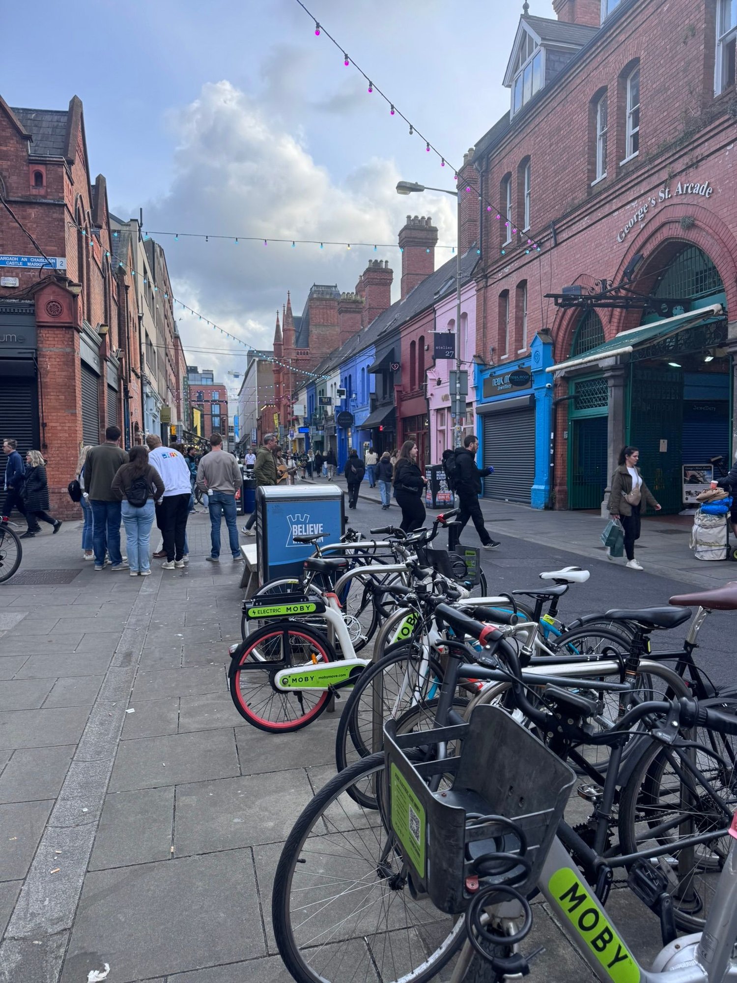 Dublin street scenes on our walk to Pig's Ear