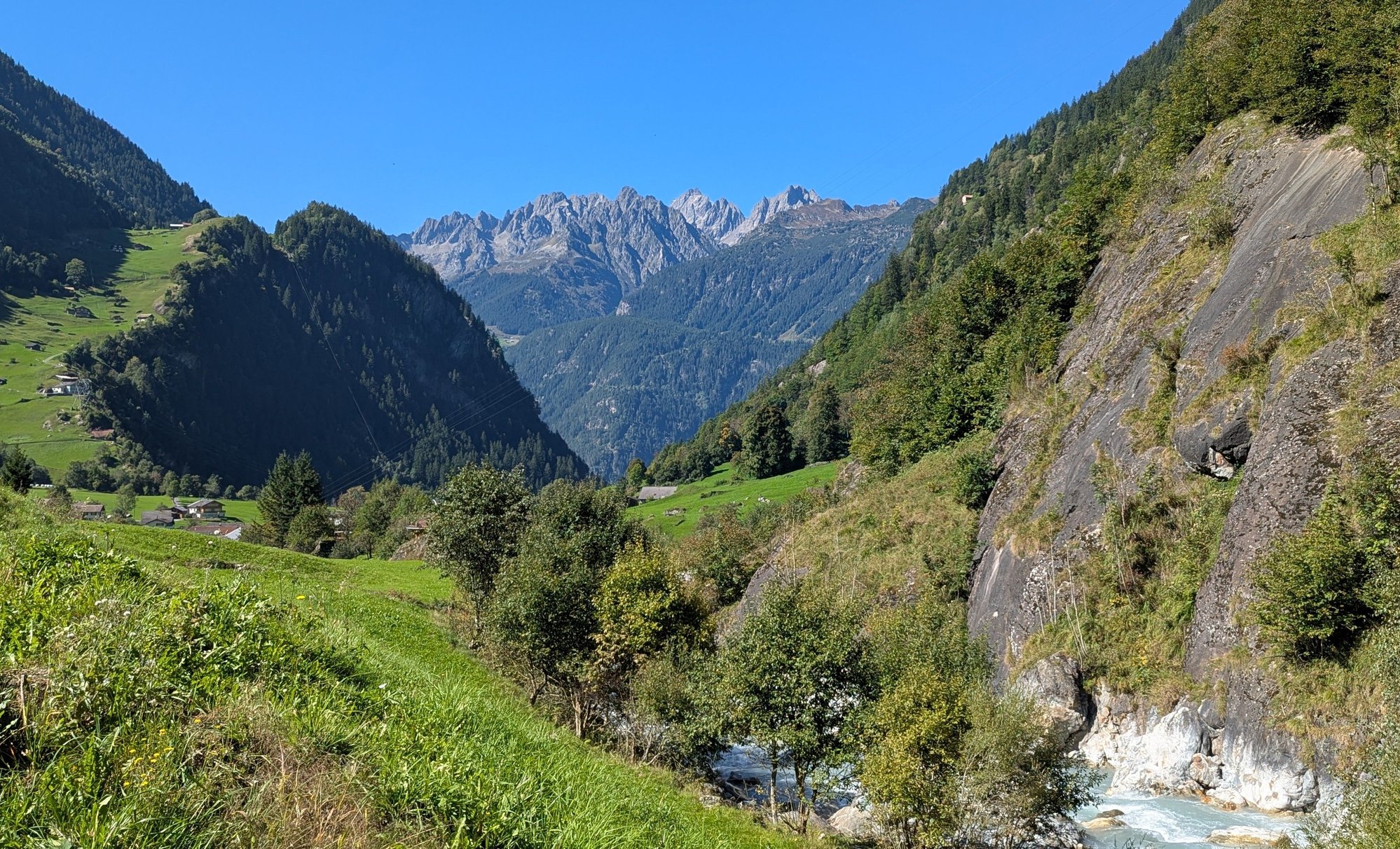 Walking to Berggasthaus Legni