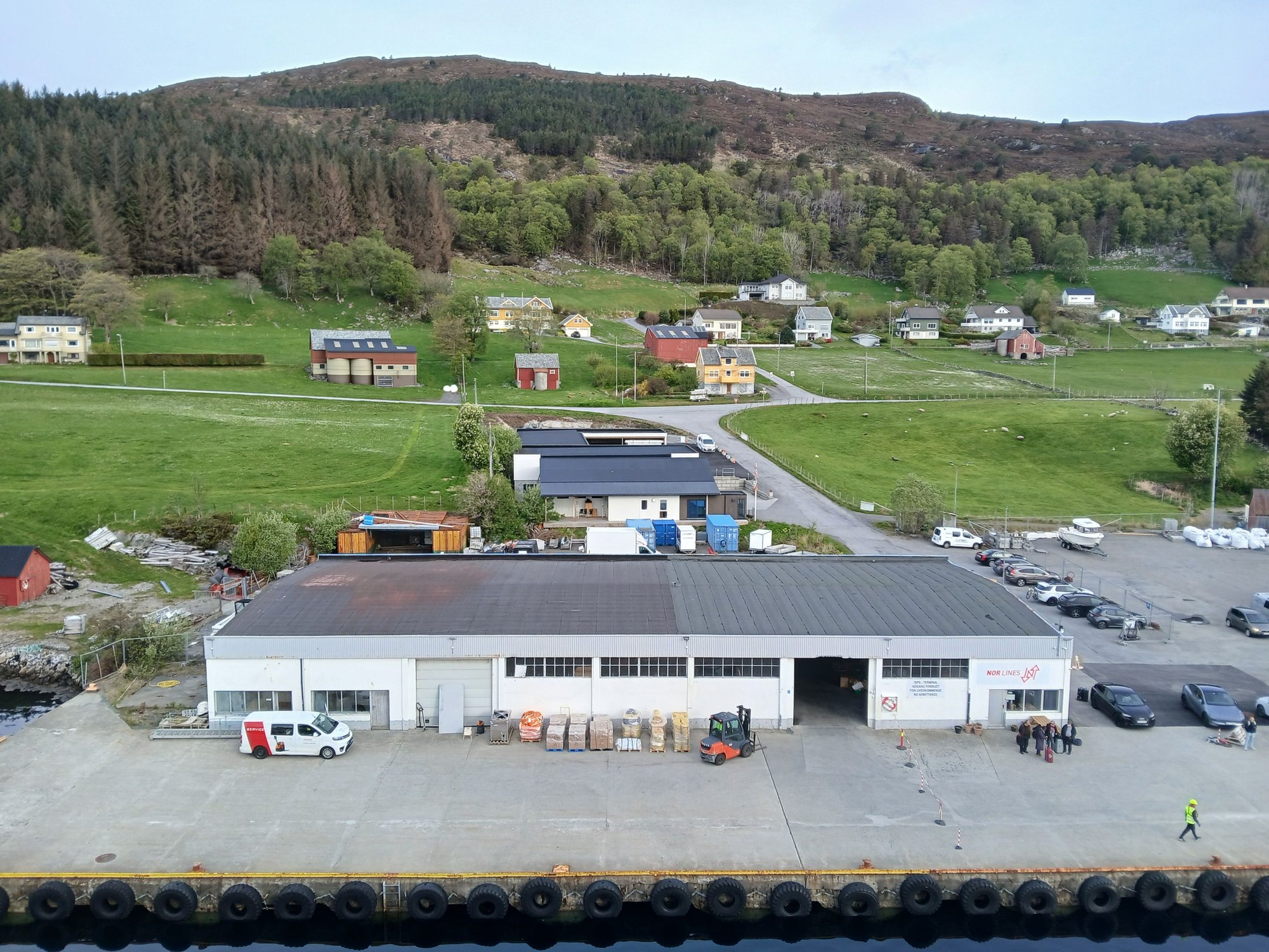 Calling at Torvik, a short cargo halt