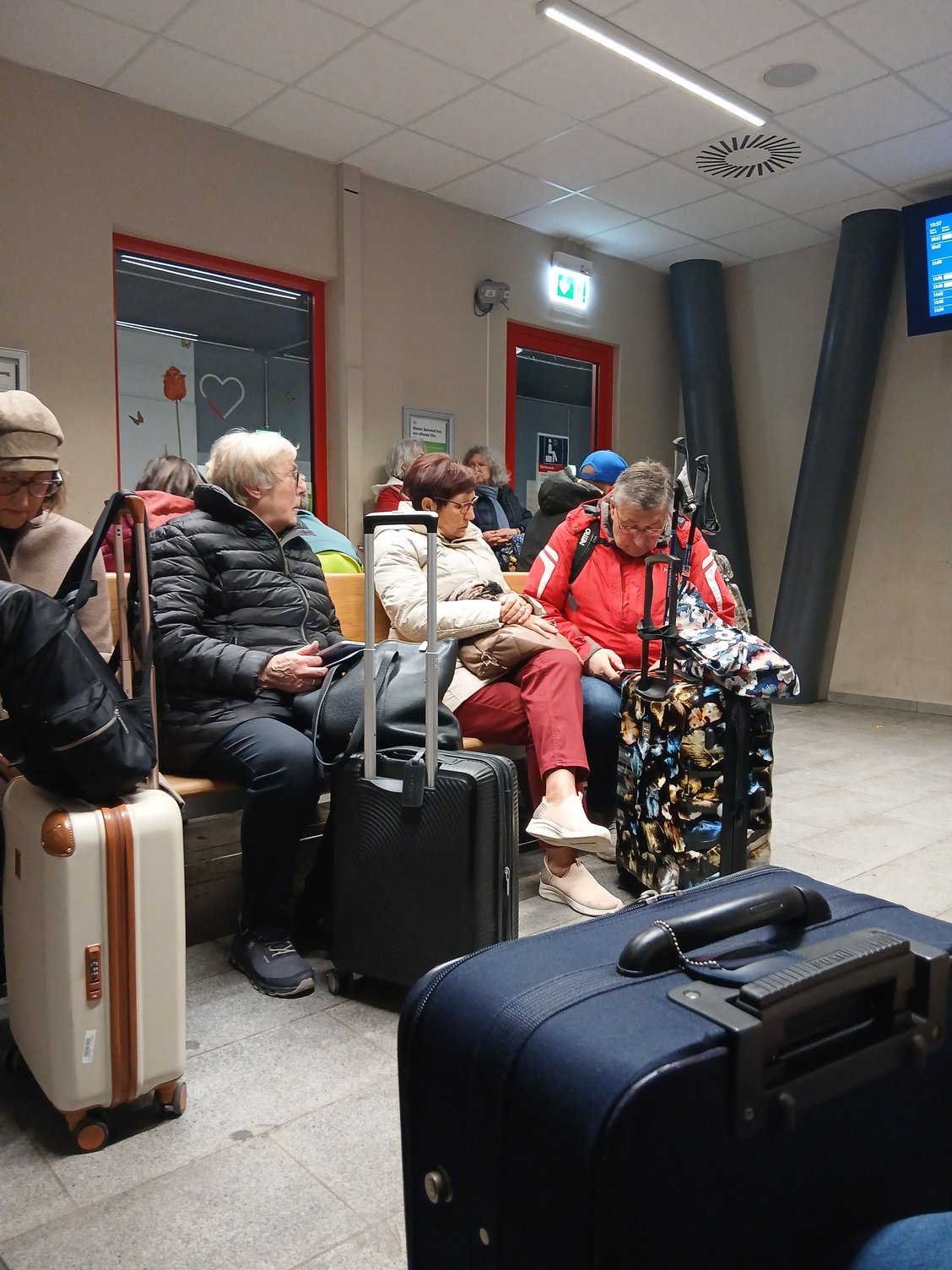 Munich main station waiting room