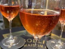 I love Rosé Champagne 