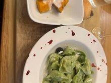 Cappelletti Verde con patate, spinaci ousse di gorganzola & mirtilli
