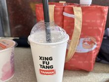 Drink holder in back of photo with two drink configuration