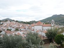 The view of whitewashed Castelo de Vide from its castle