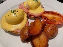 Eggs benedict