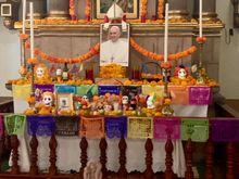 Note the portrait of the late Pope Francis on the ofrenda at the cathedral!