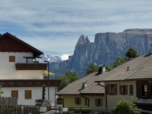 walking through Klobenstein to get to the Earth Pyramids