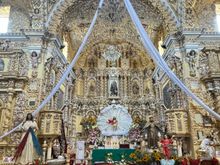 Exuberant Baroque interior 