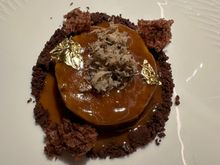 A disc of rooster (!!) enhanced by chocolate (!) and truffle.   This bird, according to the waiter, is a relative of the Asturian pitu de Caleya, a huge specimen whose meat is mostly dark.....we had our share during our excellent trip to Asturias a few years back....   Notice the bits of gold leaf!