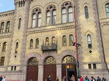Line forming by the Norwegian Parliament