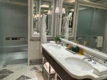 Great bathroom!