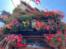 This screams summer-love the colors