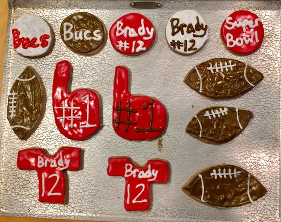 Some of the cookies my daughter made for the game 