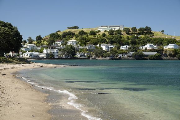 We took the ferry over to Devonport and walked to the top of that hill in the background (aka North Head) where you get marvelous 360° views. 