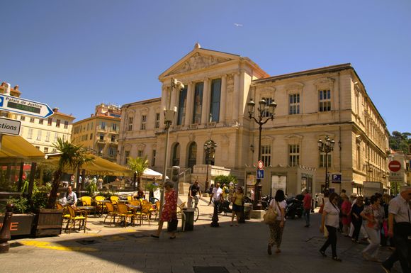 Palais de Justice-Court square  has stood on one of the busiest squares in Nice.located in the heart of the city, surrounded by numerous terraced restaurants as well as the Tour de l'Horloge, located next door.