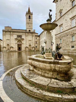 Ascoli Piceno - Piazza del Arringo