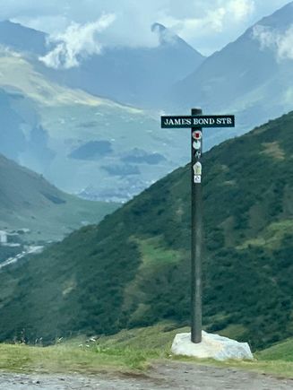 2 James Bond movies were filmed in these passes, Goldfinger and Her Majesty’s Secret Service, prompting the erection of this sign.