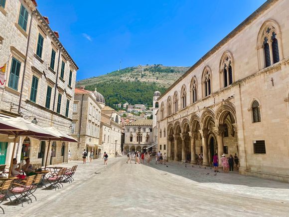A beautiful street in Oldtown.