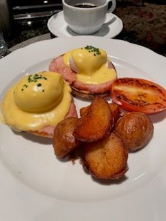 Eggs benedict