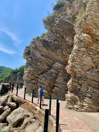 Love the angled rocks