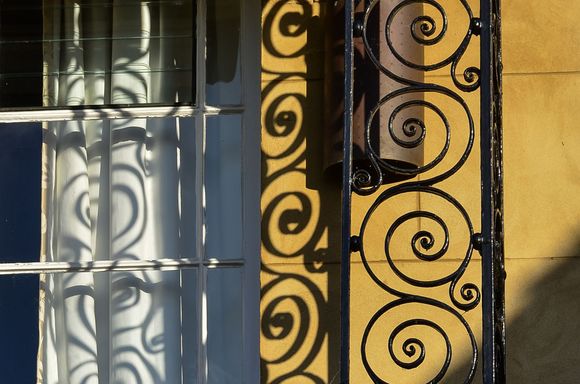 A year before our Cotswold House stay, a noted children's TV episode (or was it a movie?) had been shot next door at the now-defunct Kings Hotel.