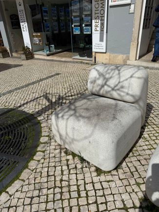 A stone chair in Loule.
