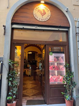 Entrance to Trattoria del Chianti where we had the delicious Florentine steak dinner.