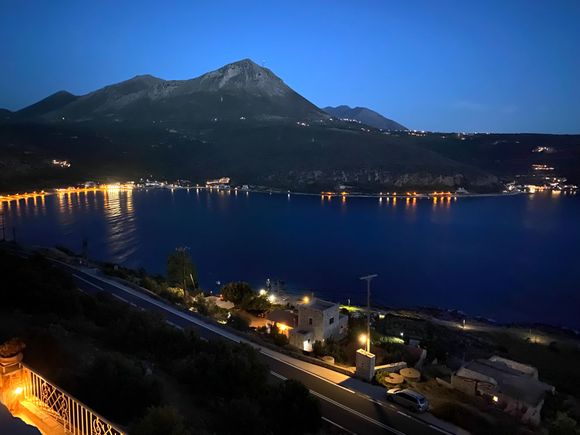 Not a bad view at night~