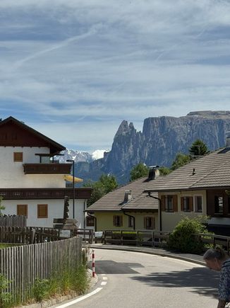 walking through Klobenstein to get to the Earth Pyramids