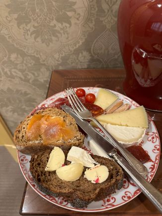 Closeup of little in-room snacks, on Portuguese porcelain; good heavy utensils.....no wonder I never ate lunch out.