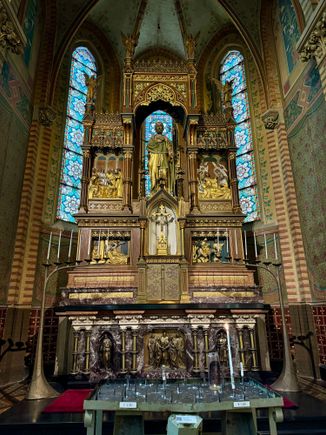 Again, the walls and ceilings were all handpainted. The walls are a beautiful gold and rust.