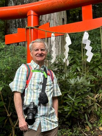 Lightning bolt strips were everywhere. Clearly, some kind of Buddhist symbol. Guide will explain that today.