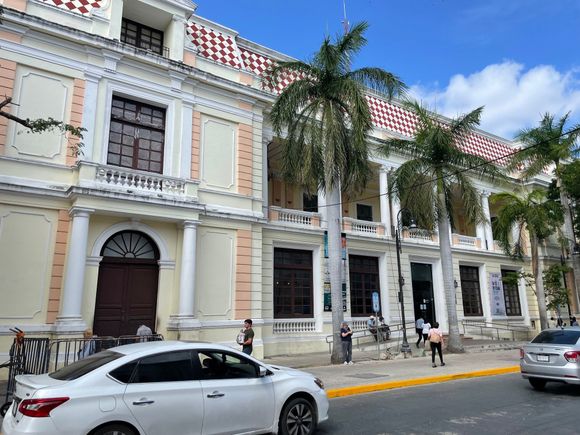 Museo de la Ciudad.  Small but interesting, good for maybe an hour