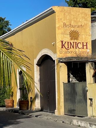 Great restaurant. It is of course visited by every tour bus to town.