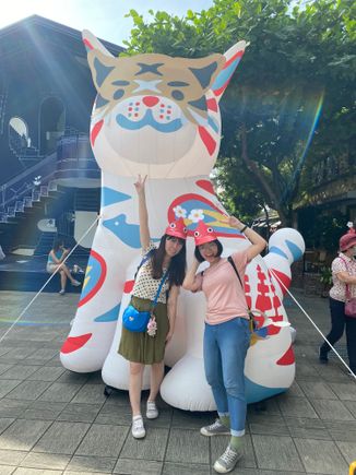 We're not the only ones doing the goofy hat thing!