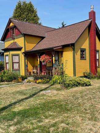 Some really well preserved older houses in the neighborhoods around downtown.