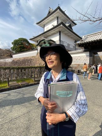 Tomoko at the Kanazawa Castle 