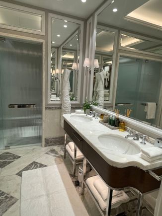 Great bathroom!