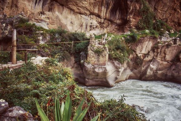 The swing cable bride that got us across the Urubamba River at midnight, when the train dropped us off at Kilometer 88. Bit of a long story but we are now on the other side of the river.