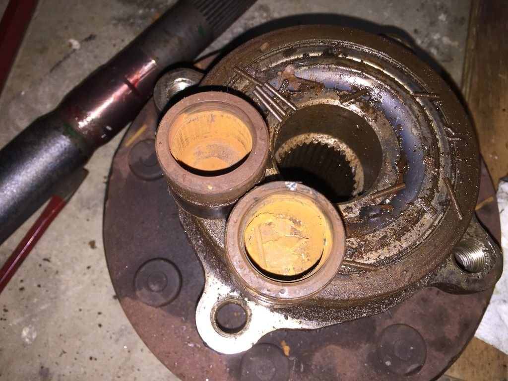 Dana 60 U joint failure from leaving hubs locked? Ford Truck Enthusiasts Forums