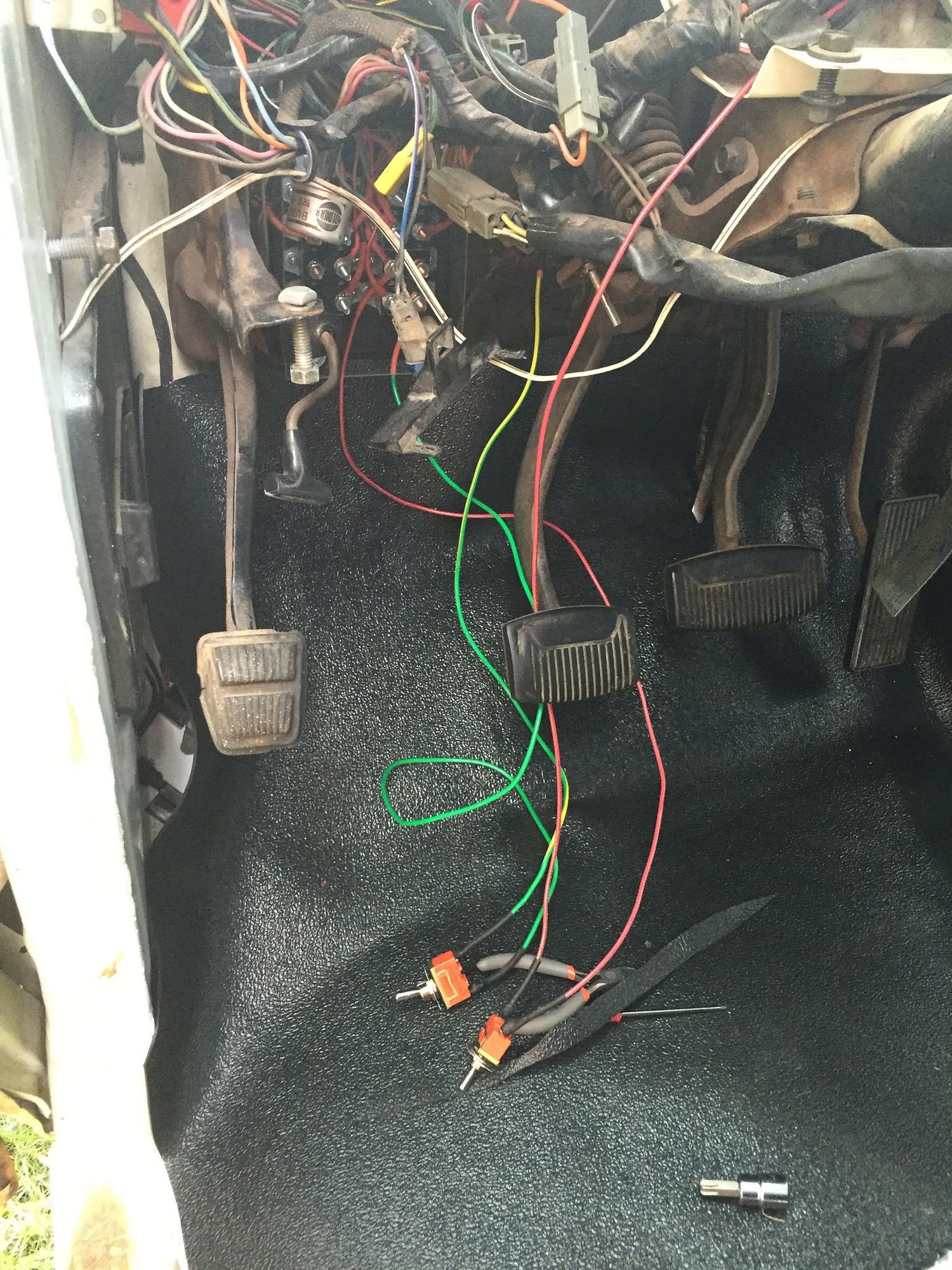 Ideas to waterproof/enclose fuse box? - Ford Truck Enthusiasts Forums