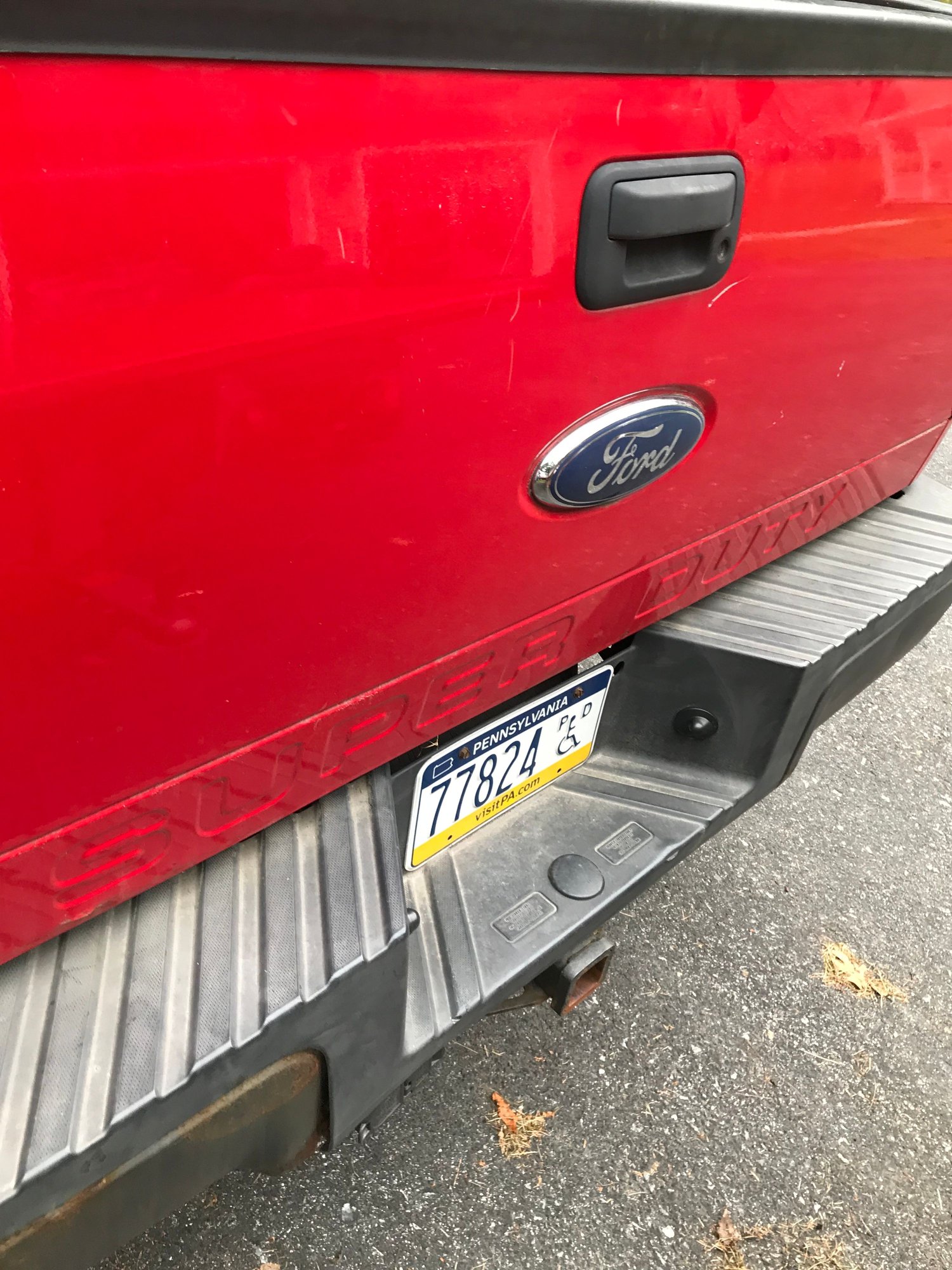 Exterior Body Parts - Tonneau cover - Used - 2002 to 2010 Ford F-250 Super Duty - Gardners, PA 17324, United States