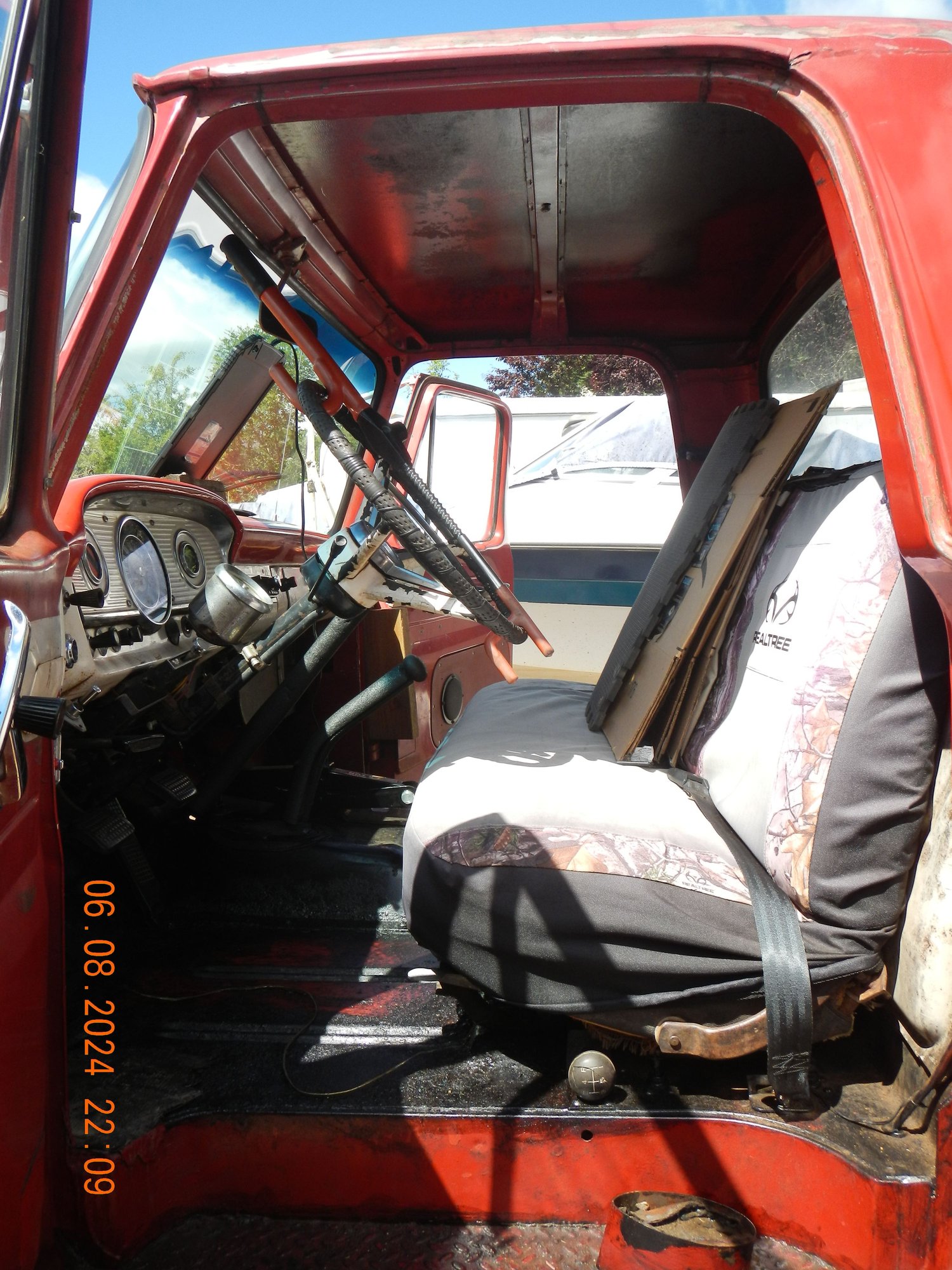 1962 Ford F-250 - 1962 Ford F250 4x4  / 4-speed Manual Transmission - Used - VIN F26CR261054 - 59,576 Miles - 8 cyl - 4WD - Manual - Truck - Red - Portland, OR 97233, United States
