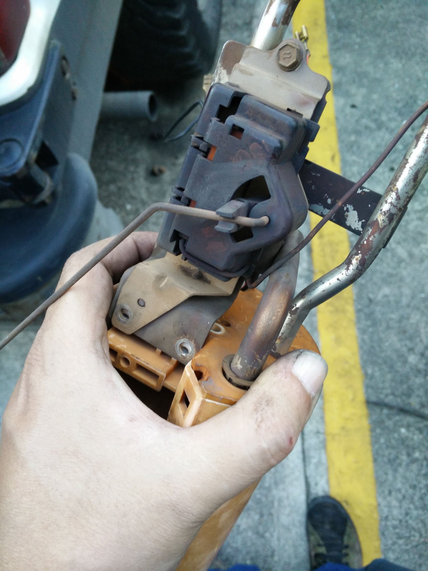 Ford Bronco (1989-1996) fuel pump replacement - Ford Truck Enthusiasts  Forums, image size:1500x2000